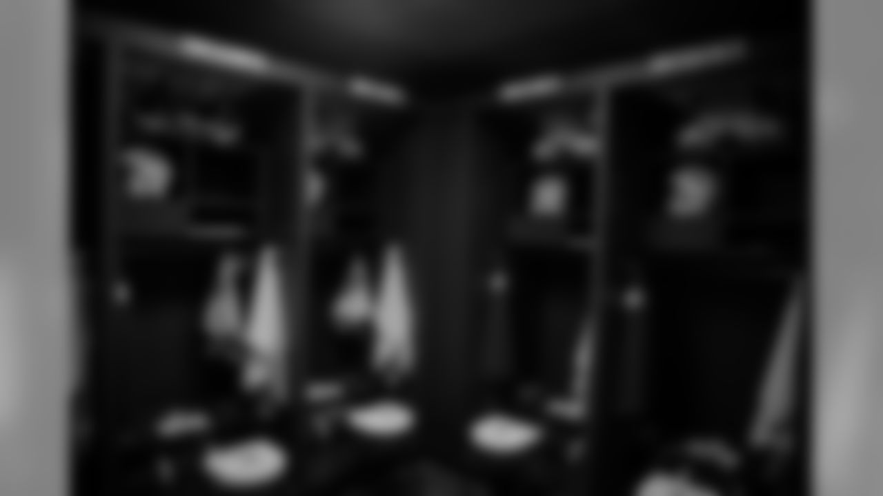 180923-locker-room-fedexfield-bobber-15