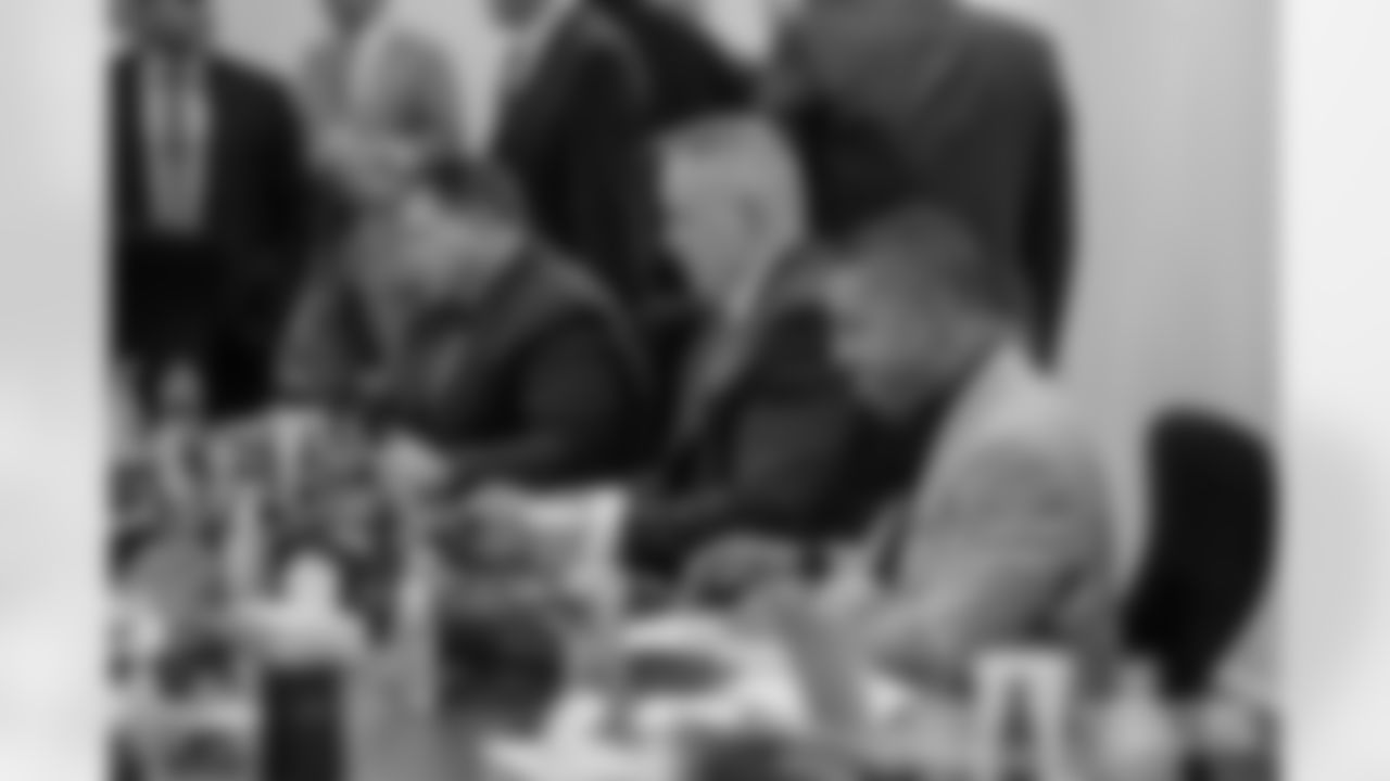 230427-draft-room-gallery-2560-4