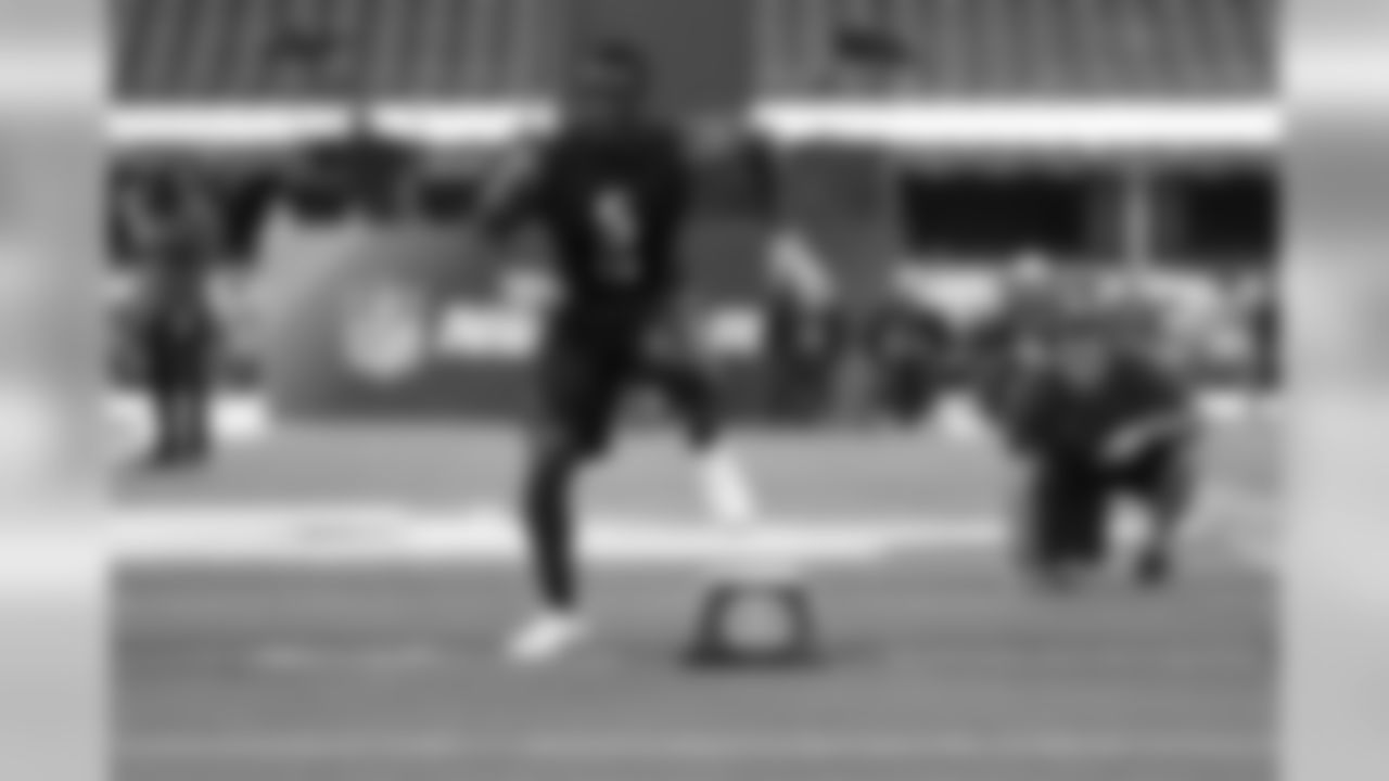 LB Oren Burks