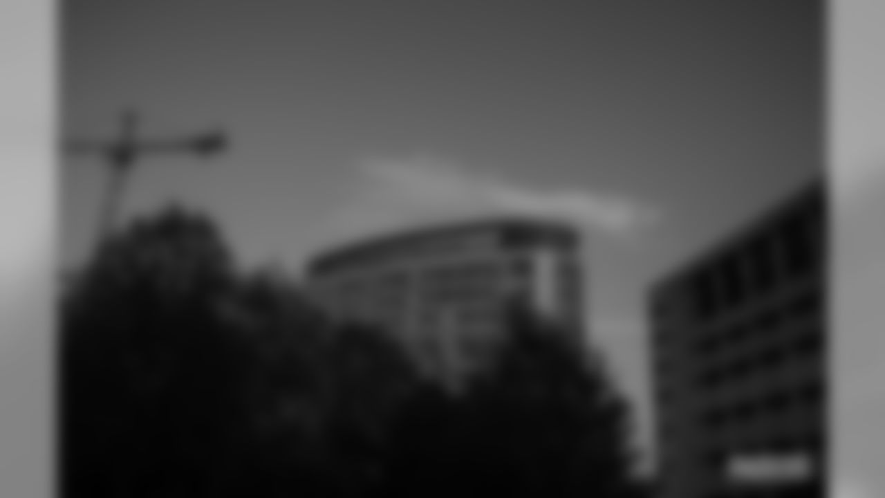 191001-players-visit-hospital-01