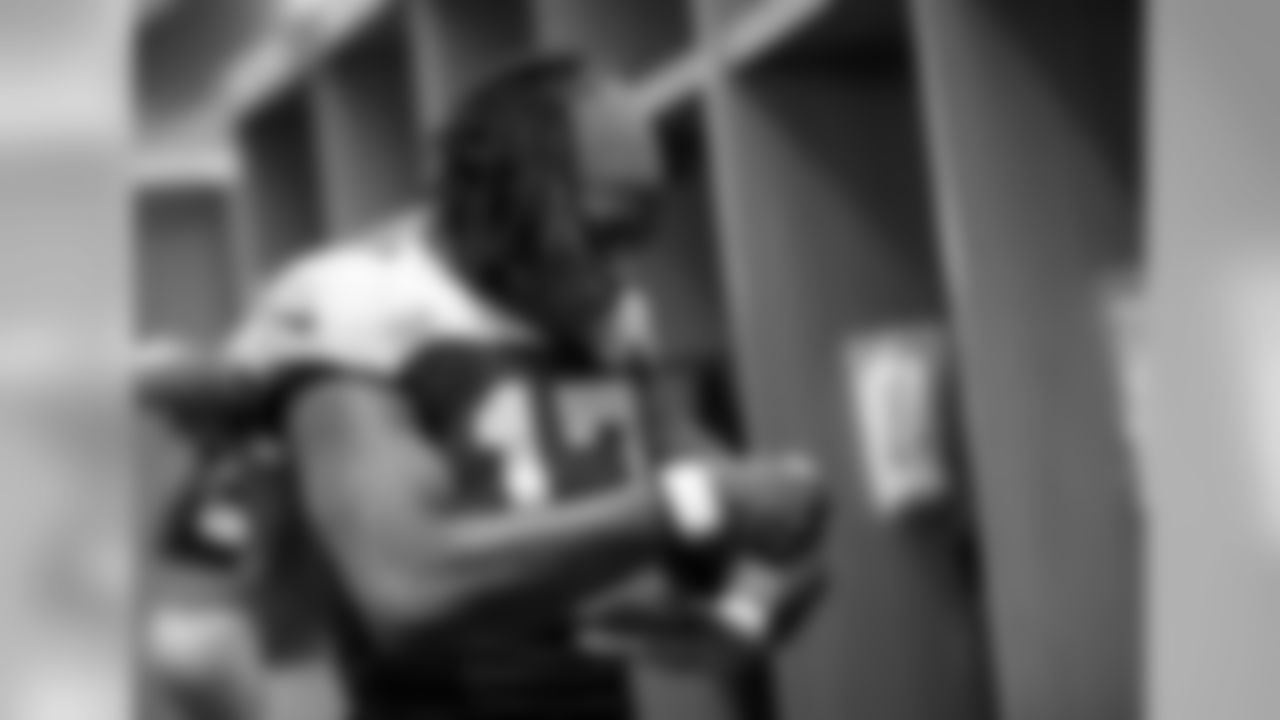 181001-locker-room-pass-04