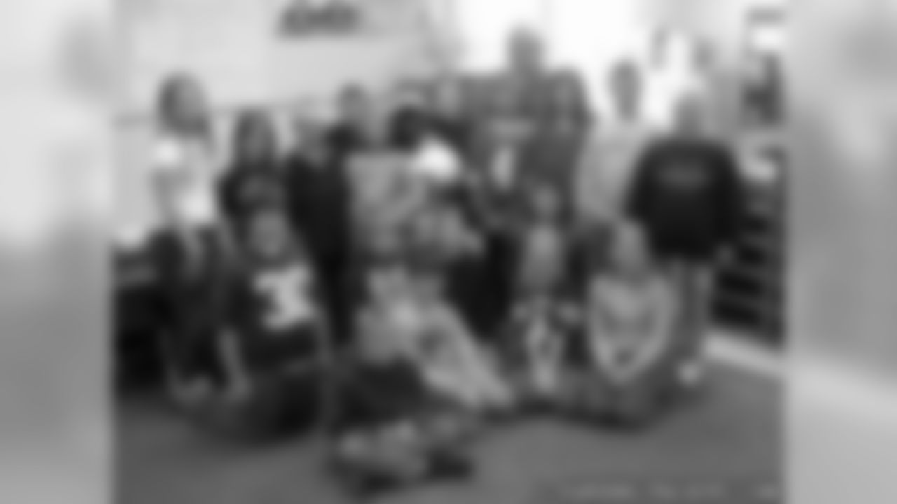 Packers Take Part In National Young Readers Week