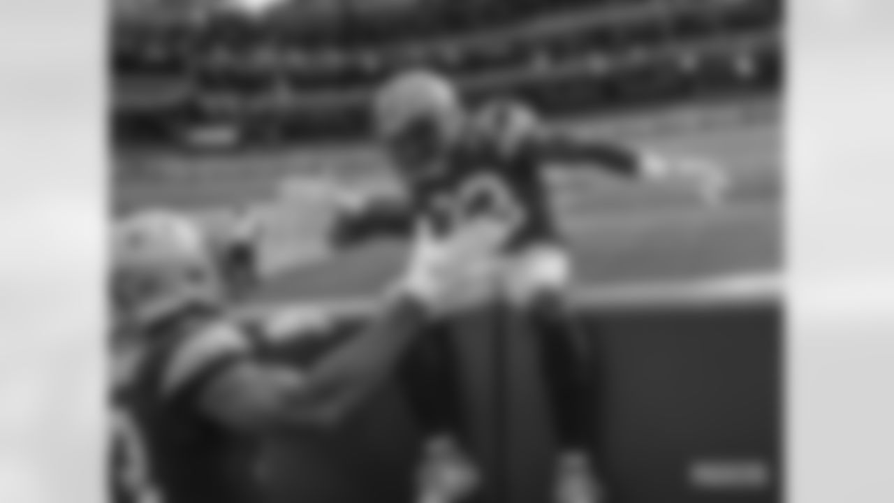 RB Aaron Jones
