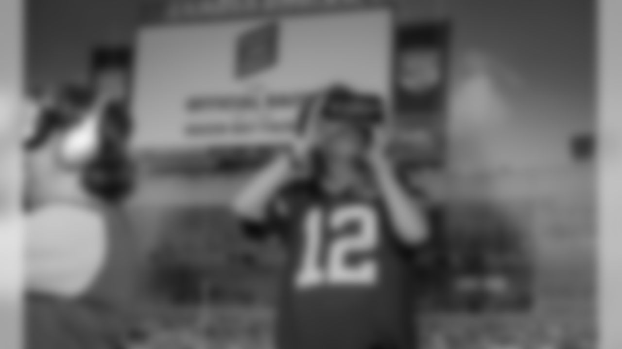 180612-lambeau-field-live-ribbon-cutting-12