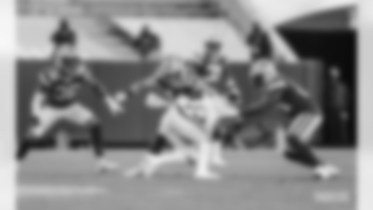 LB Ty Summers