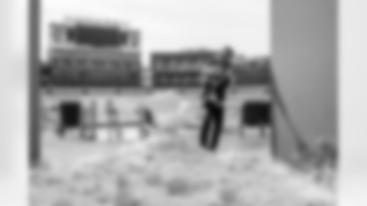 221228-shovel-photos-2560003