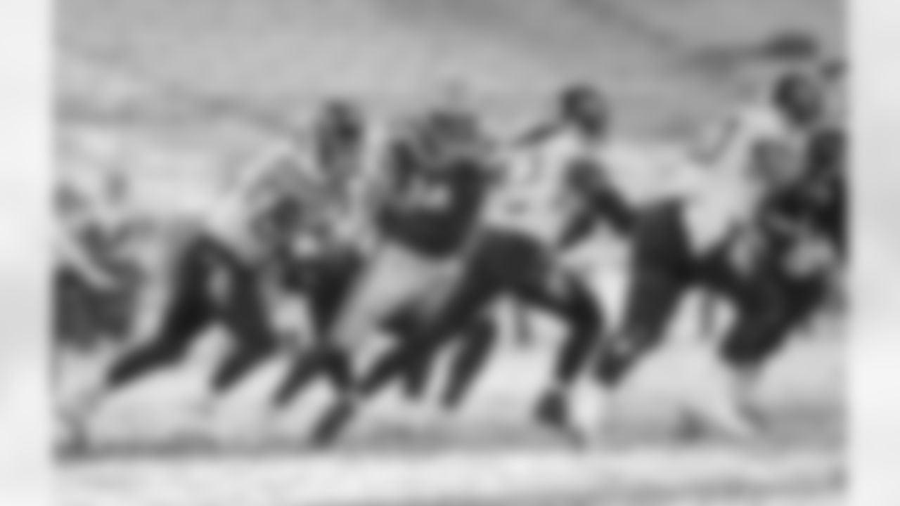 DL Dean Lowry