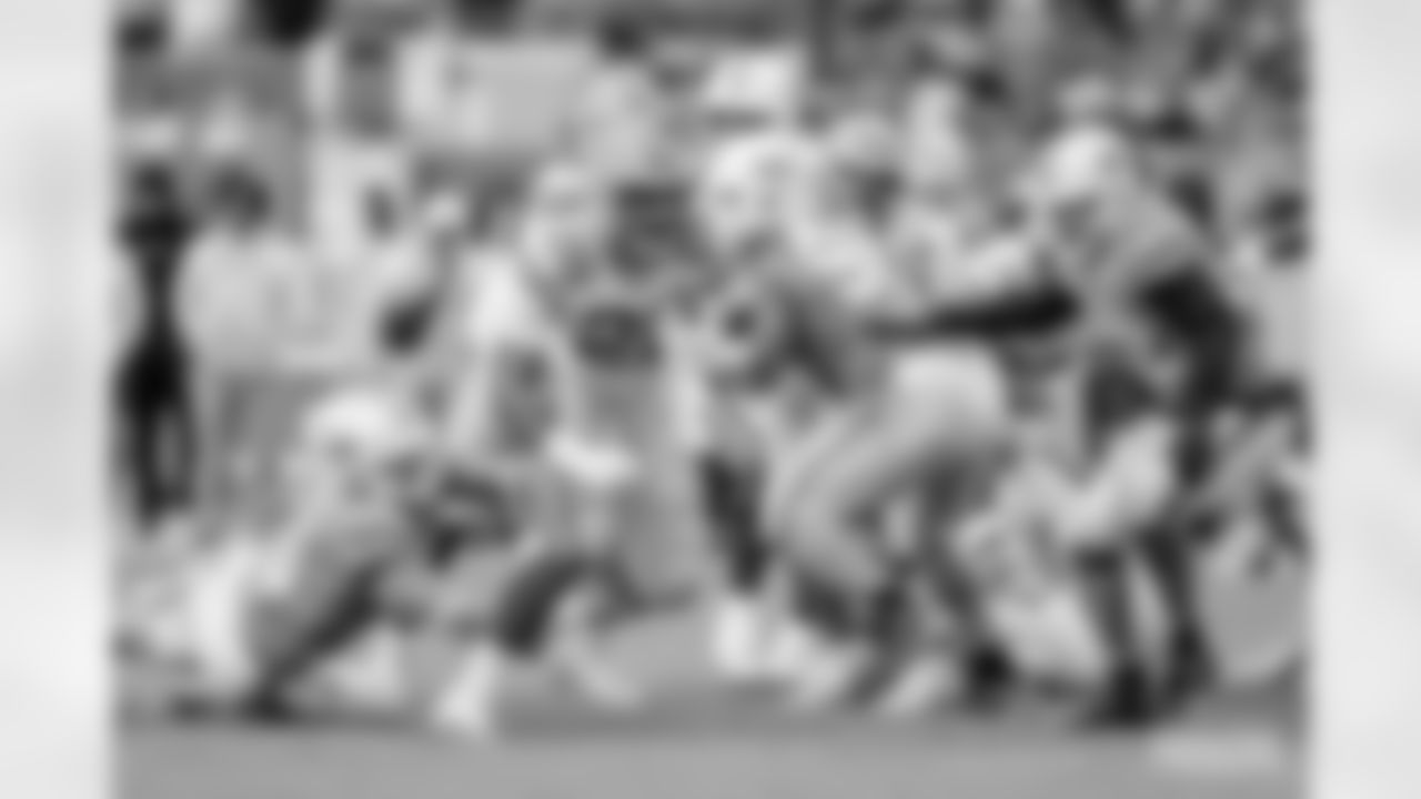 221225-packers-dolphins-siegle-WM-234