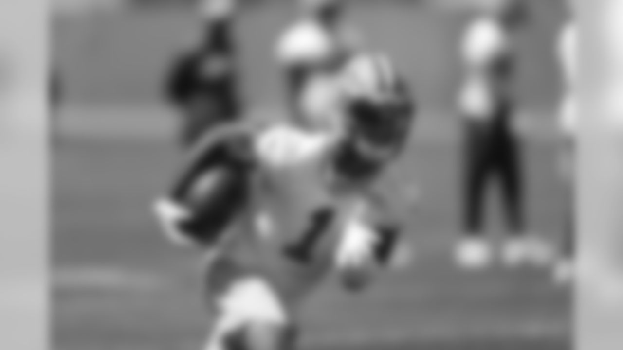 WR Jawill Davis