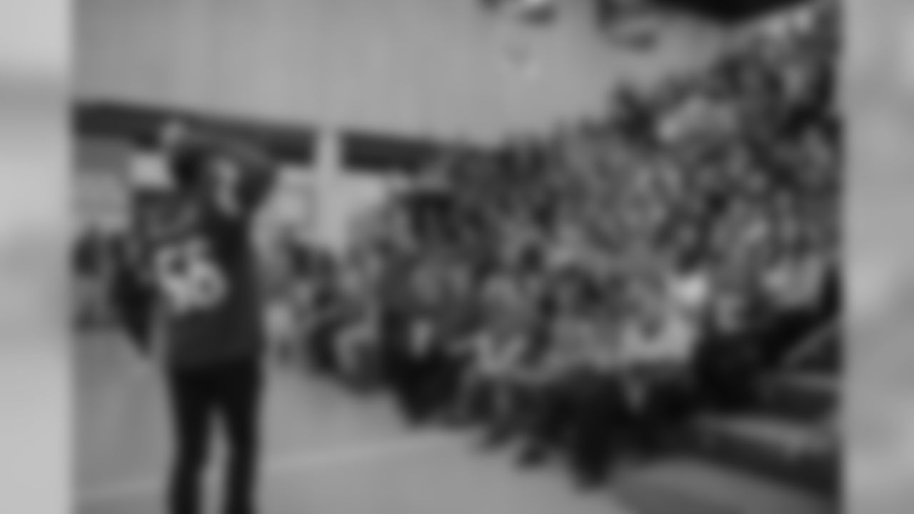 190410-tailgate-tour-marshfield-high-34