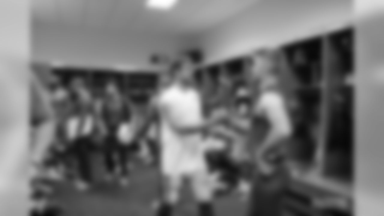 191007-locker-room-pass-dallas-01