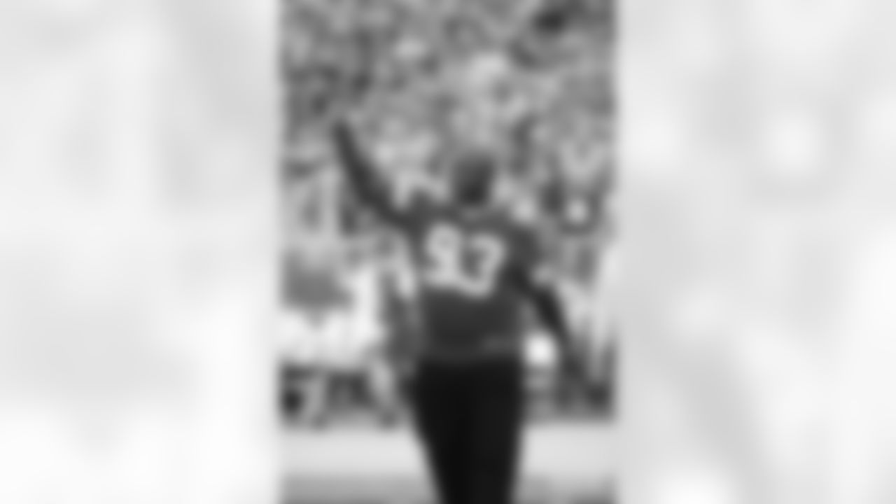 LB/DE Robert Brown (1982-92)