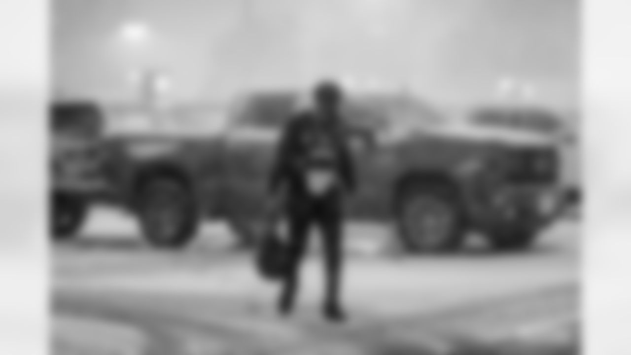 201227-arrival-titans-siegle-WM-019