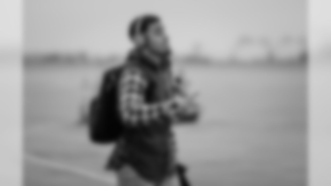 181124-packers-arrive-minneapolis-siegle-37