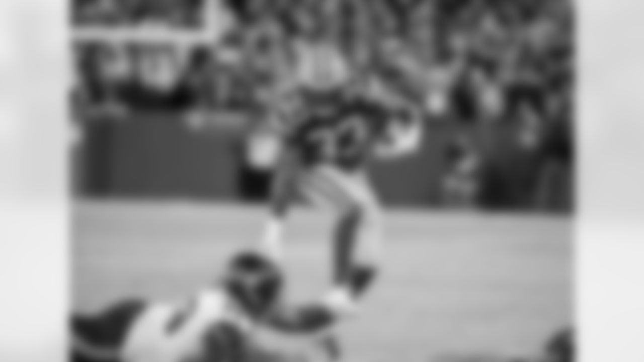RB Aaron Jones