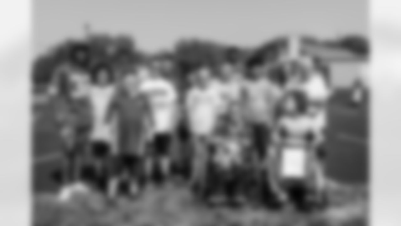 220913-football-outreach-gallery-2560079