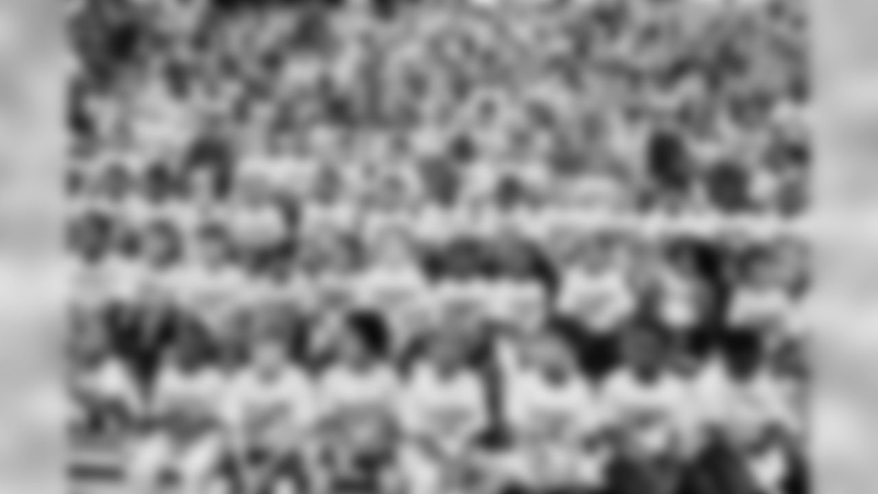 180619-marcedes-lewis-football-camp-02
