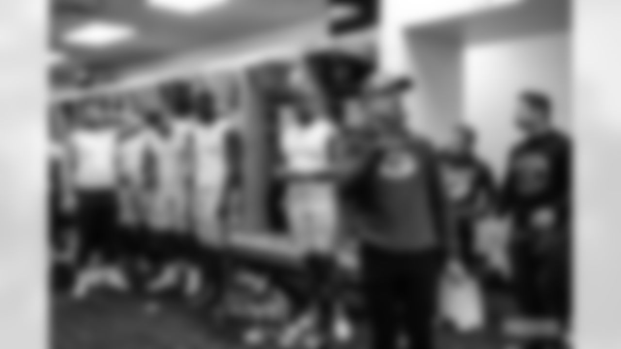 221205-locker-room-evan-2560014