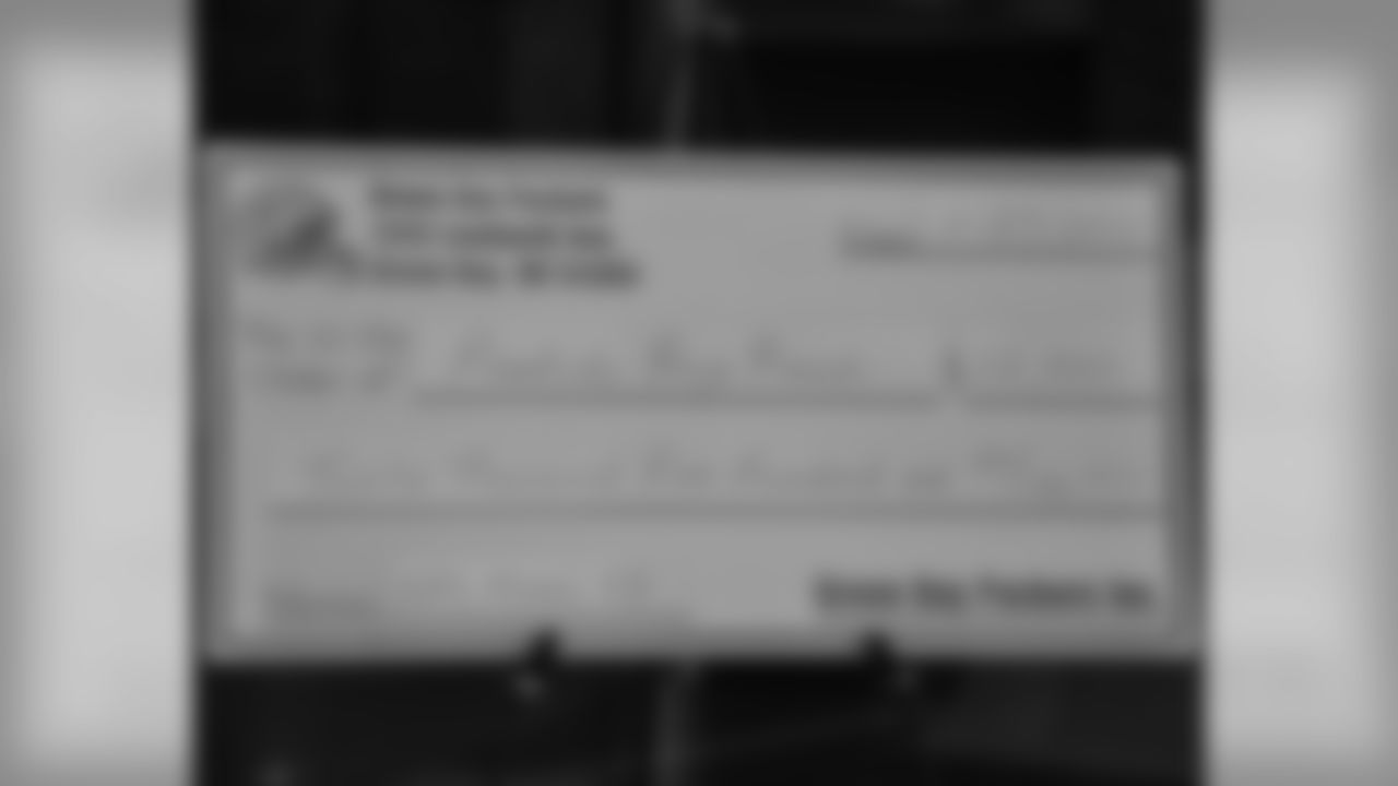 Green Bay Packers Foundation And NFL Alumni Green Bay Chapter Make Grant Pr