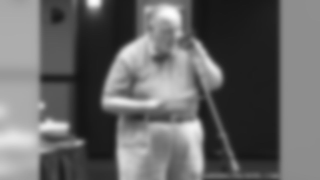 Packers Honor Retiring Admin. Asst. Phil Pionek After 22 Years