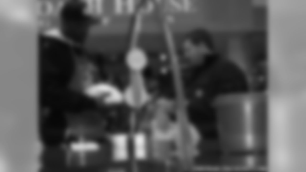Bubba Franks Goes Bell Ringing For Salvation Army
