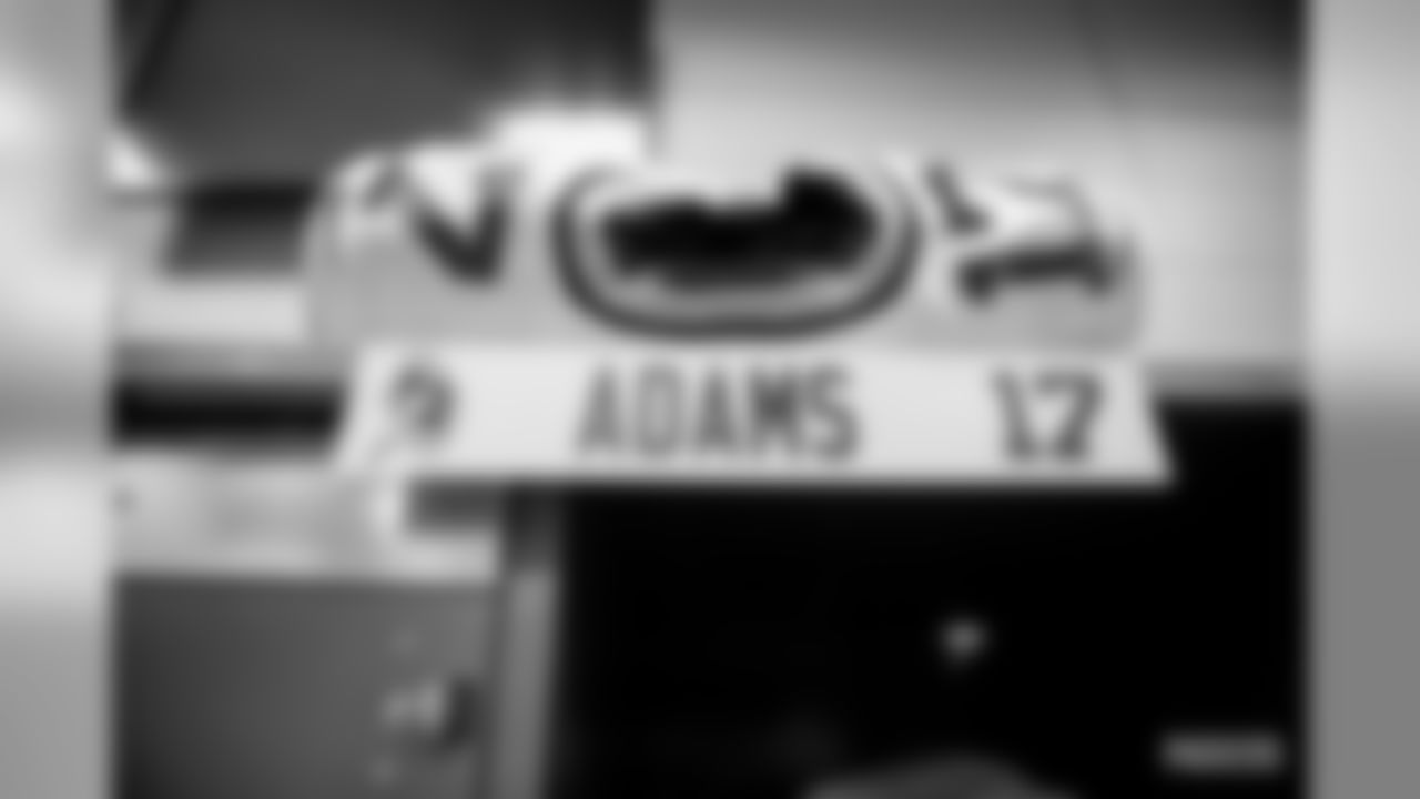 191201-packers-locker-room-bobber-WM-21