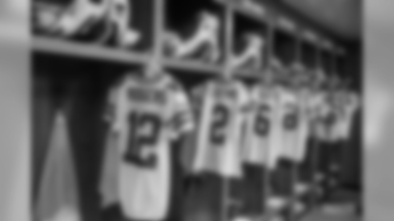191229-locker-room-ford-field-bobber-WM-7