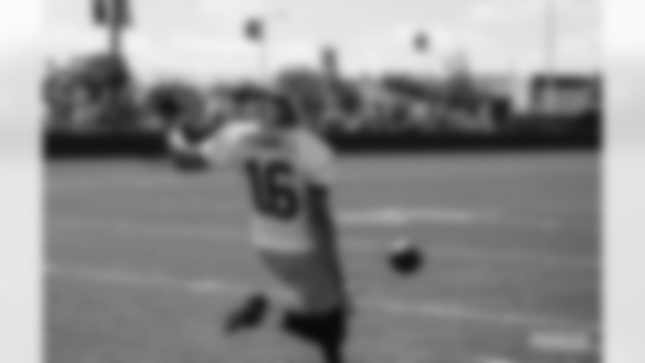 220727-training-camp-practice-1-2560108