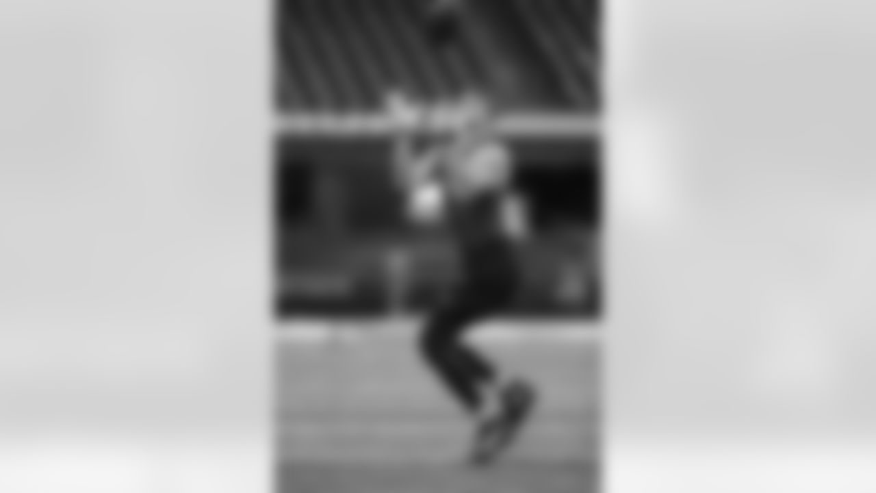 Miami (FL) tight end Will Mallory runs a drill during the 2023 Scouting Combine on Saturday, March 4, 2023 in Indianapolis, Indiana.