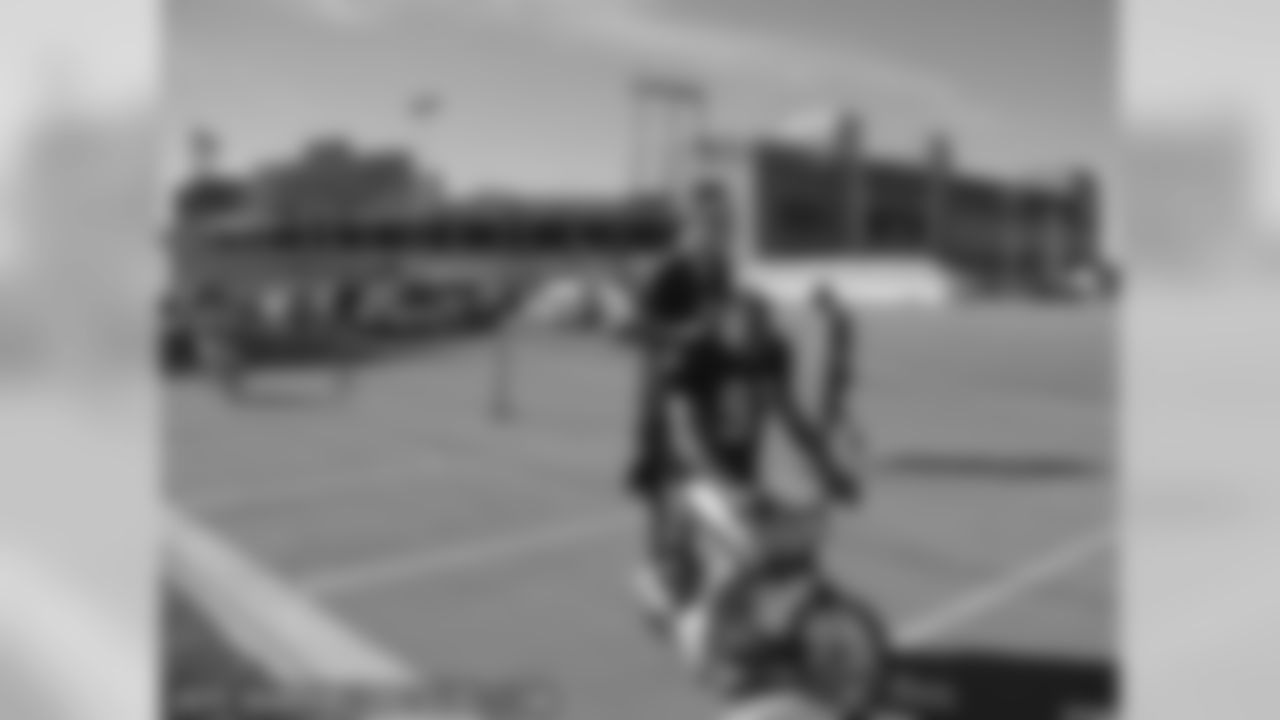 Bills Ride Bikes To Meet Packers At Practice