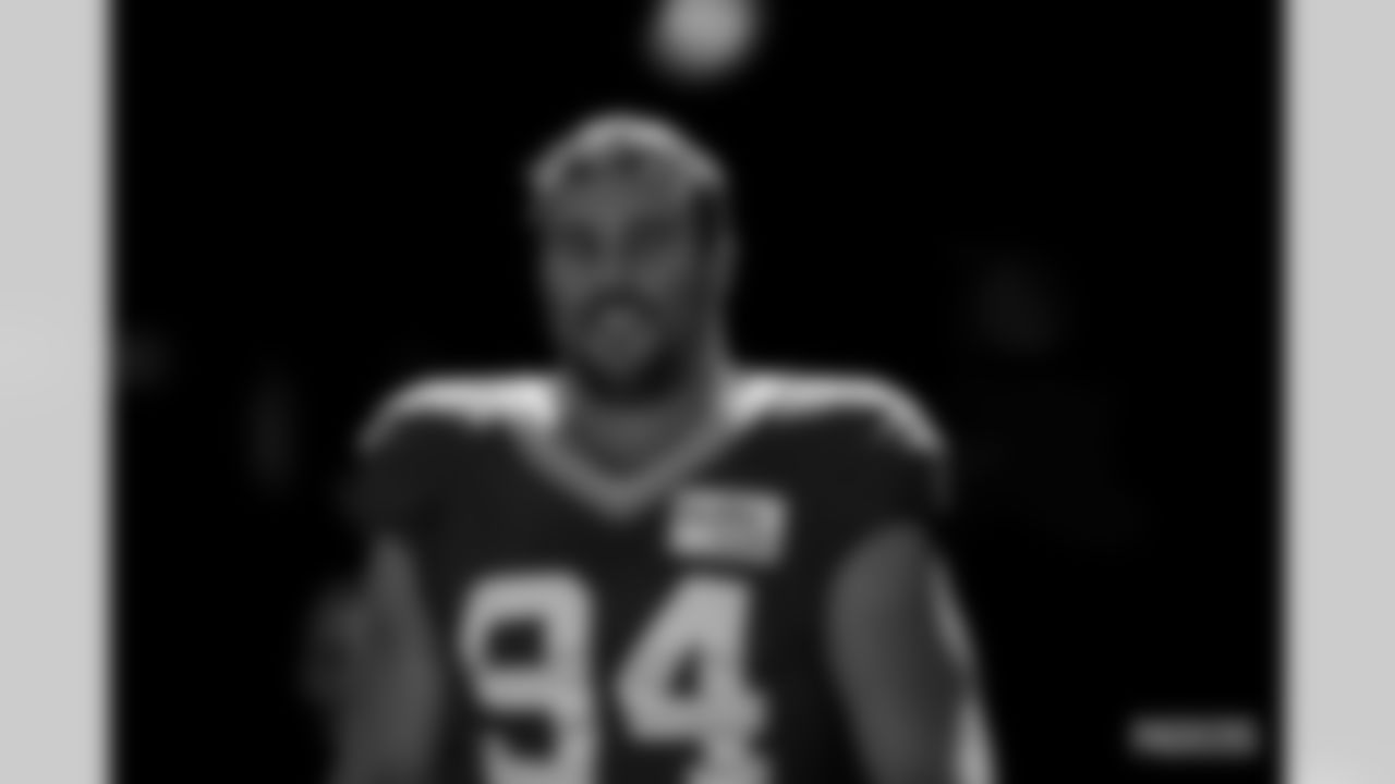 DL Dean Lowry