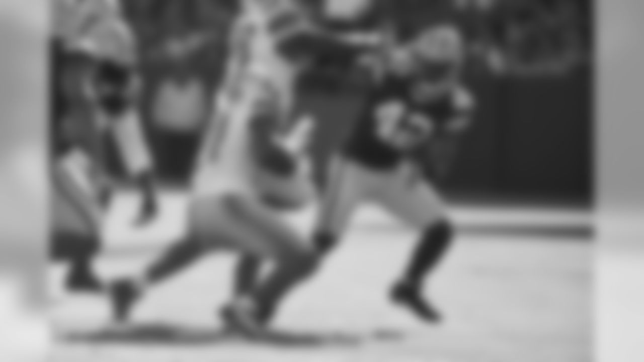 Burnett recorded his fourth straight 100-tackle season in 2014 with a team-high 125 tackles (99 solo).