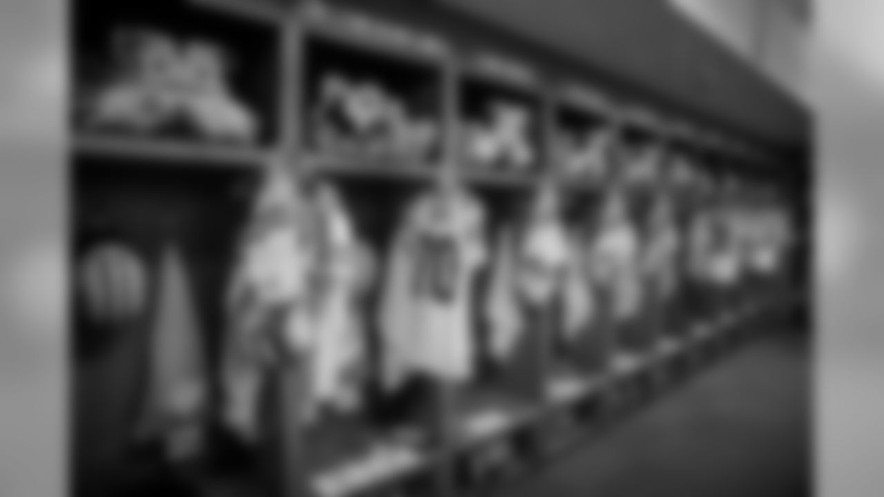 181007-locker-room-ford-field-bobber-12