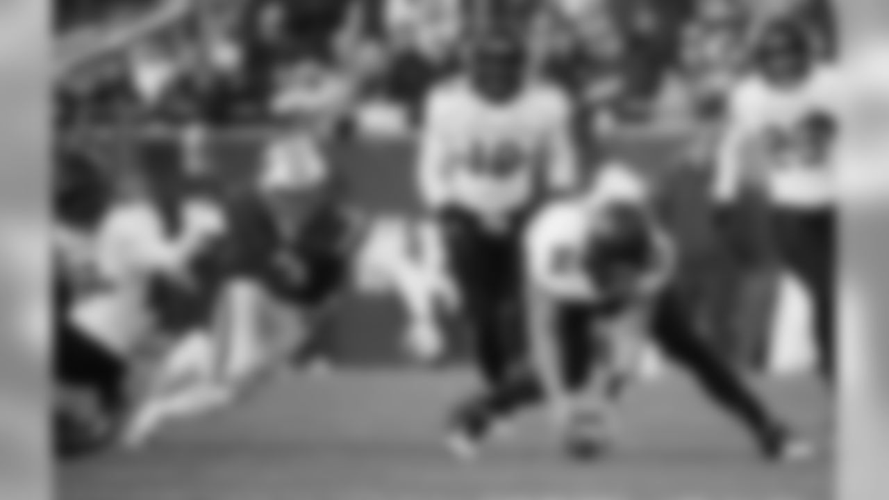 94 - DL Dean Lowry - Northwestern