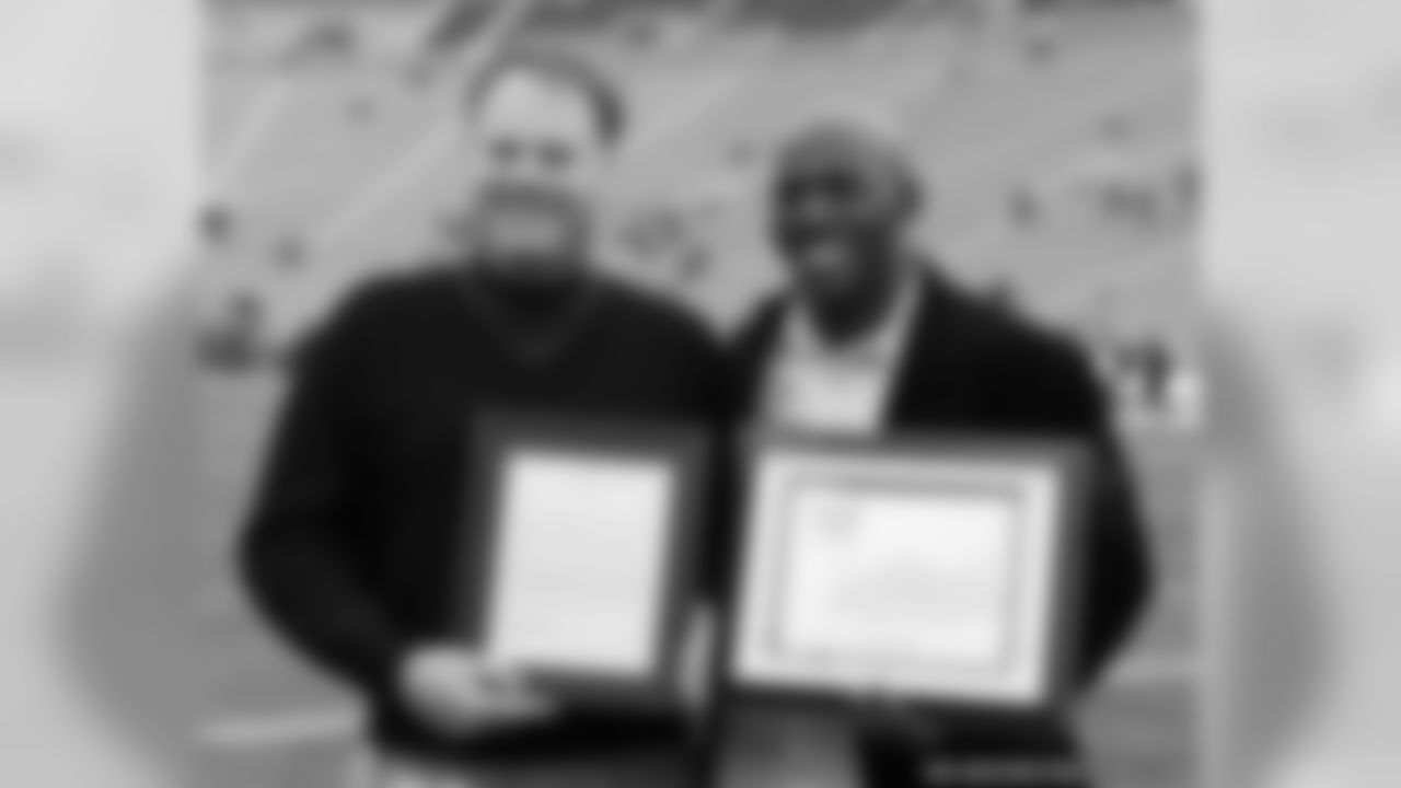 Donald Driver receives President's Volunteer Service Award