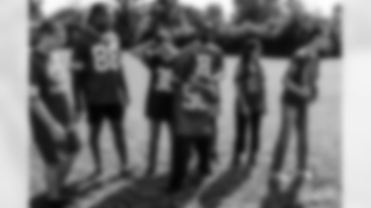 220913-football-outreach-gallery-2560076