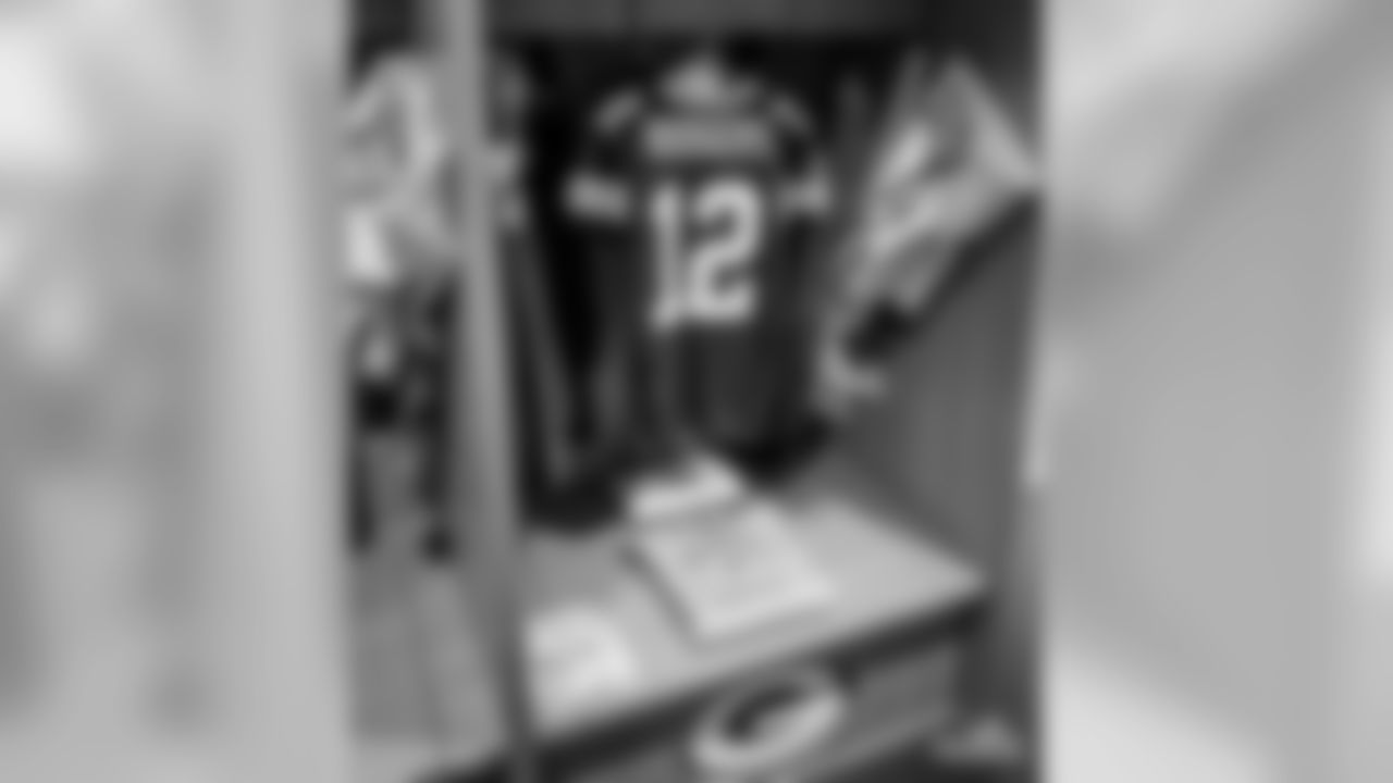 191110-locker-room-bobber-WM-4