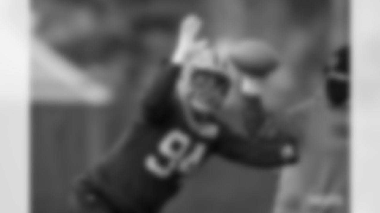 DL Dean Lowry