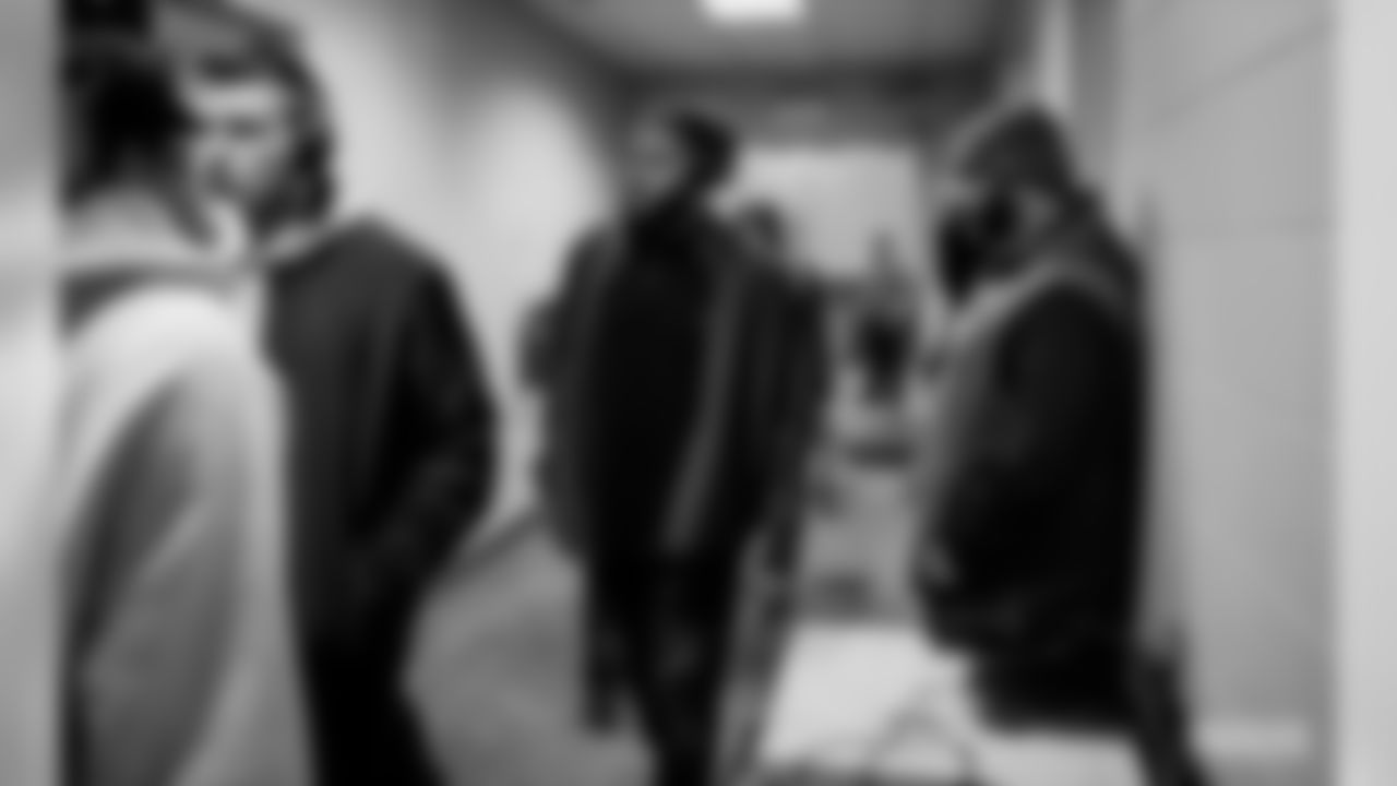 191201-packers-arrive-NYG-2-bobber-WM-7