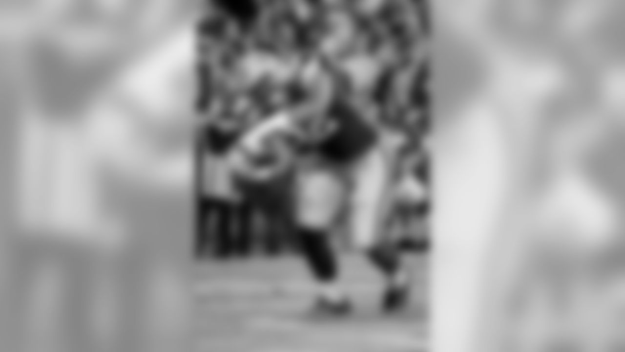 82 appeared in 35 games with 11 starts during his three seasons at Cal and finished with 59 receptions for 896 yards (15.2 avg.) and two TDs.