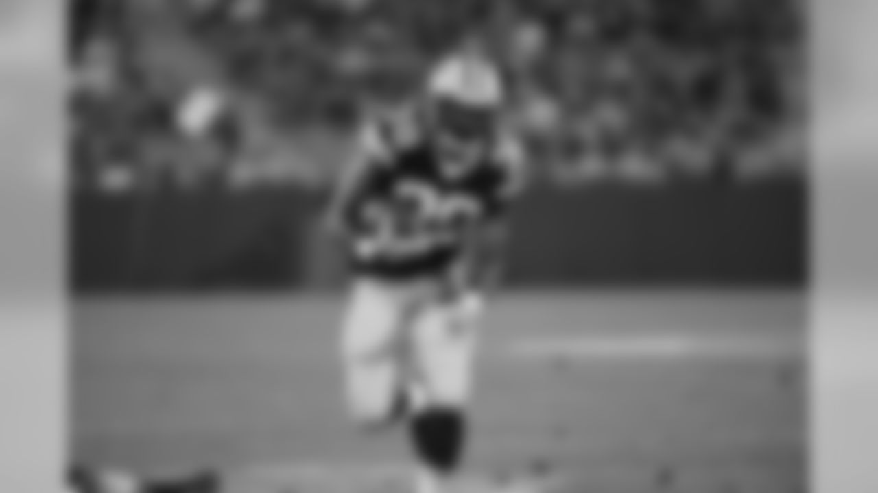 38 — RB John Crockett