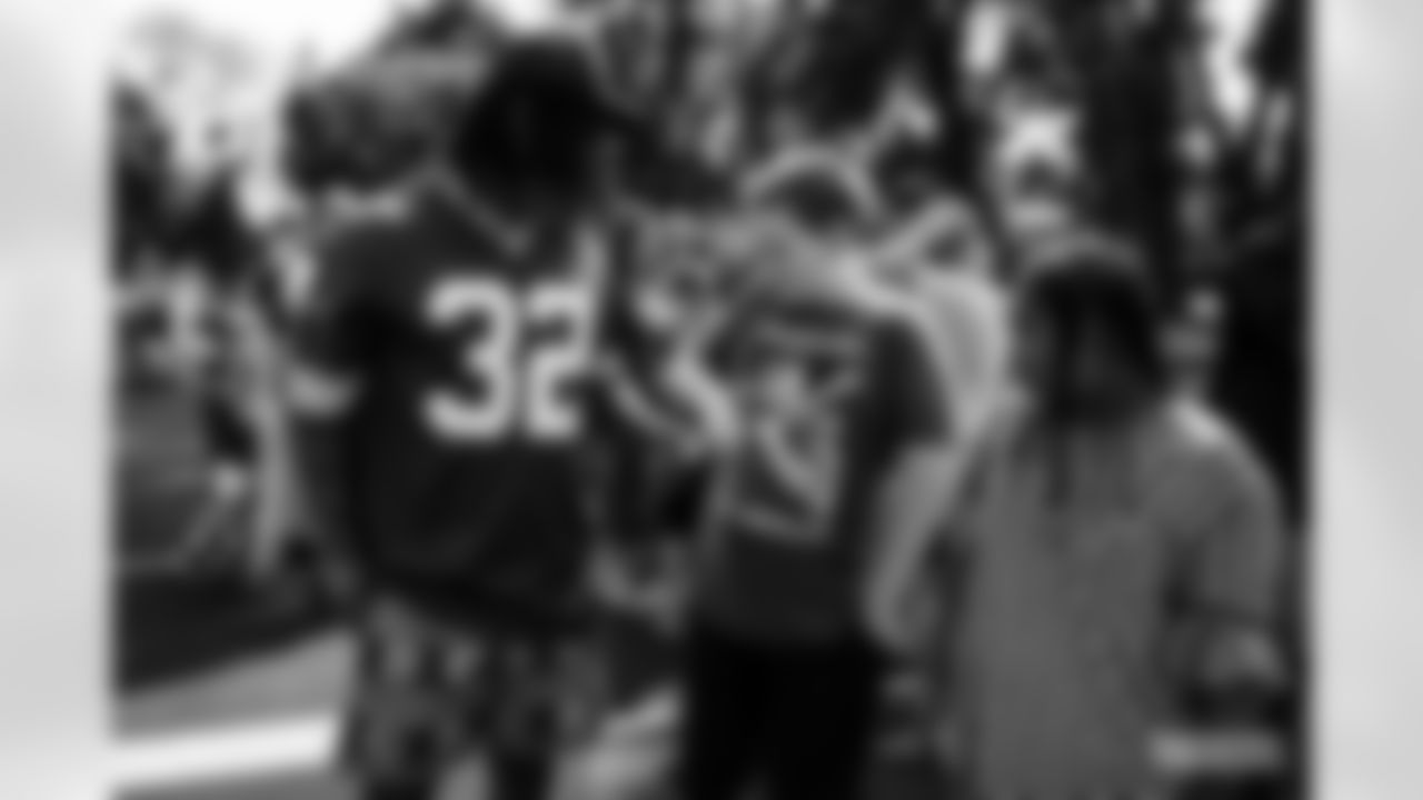 220913-football-outreach-gallery-2560004