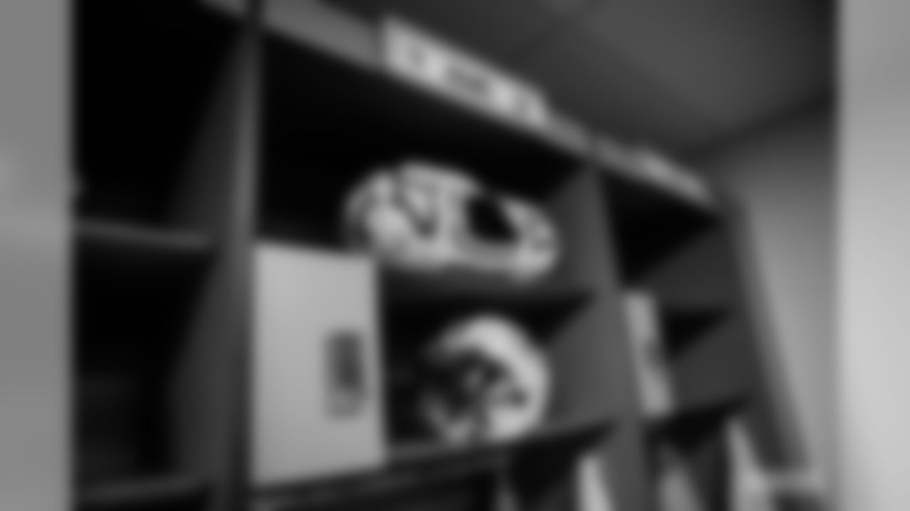 200119-locker-room-bobber-WM-006