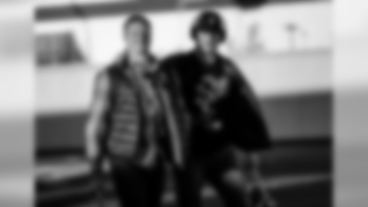 181103-packers-land-boston-siegle-30