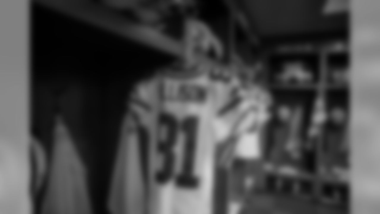 181007-locker-room-ford-field-bobber-14