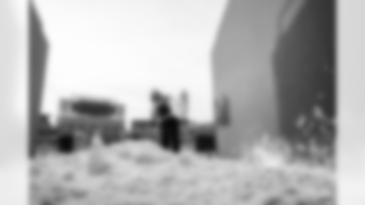 221228-shovel-photos-2560002