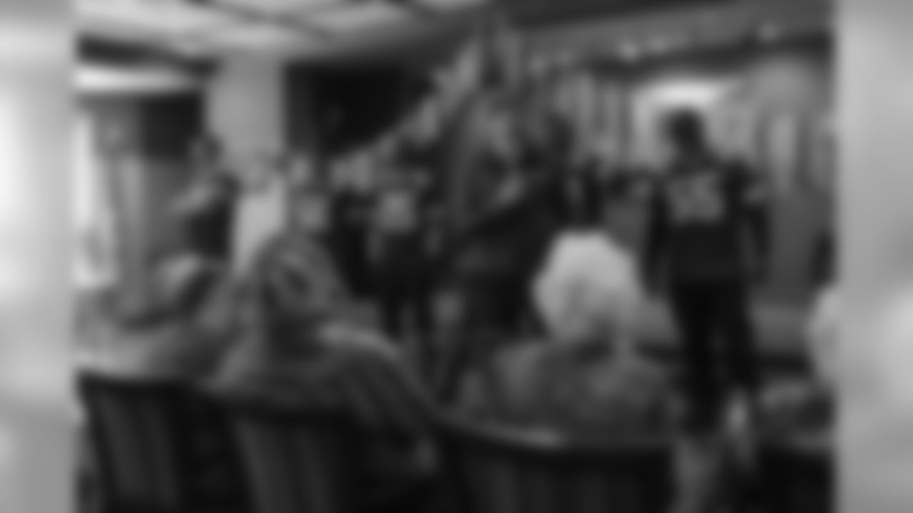 190412-tailgate-tour-deerfield-sr-living-09
