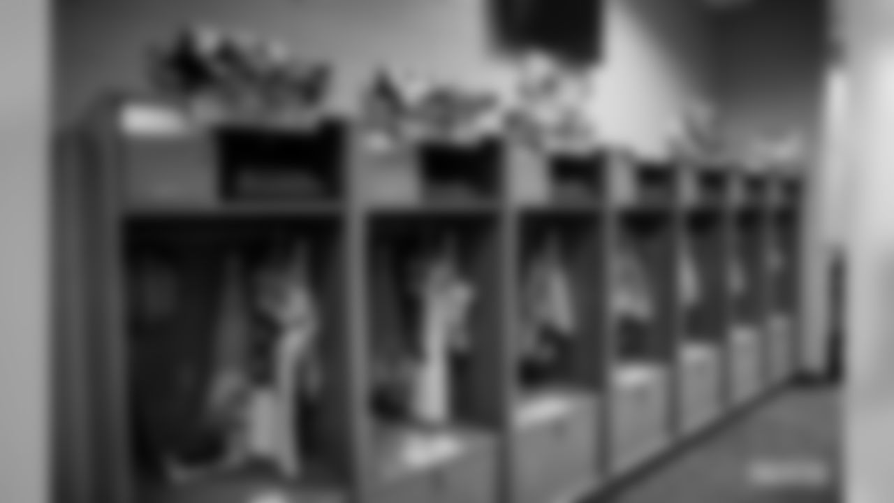 191201-packers-locker-room-bobber-WM-1