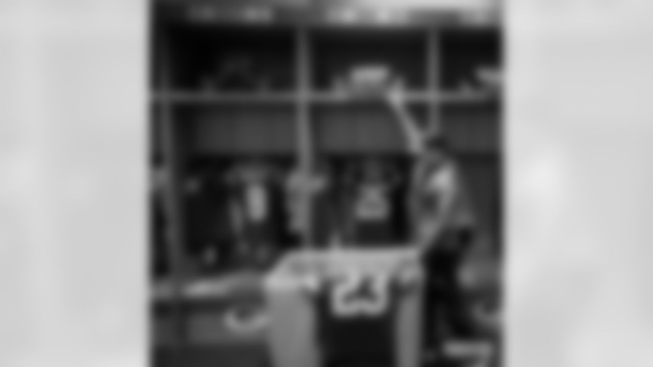 221113-locker-room-bobber-WM-008