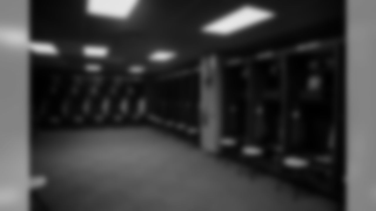 180923-locker-room-fedexfield-bobber-11